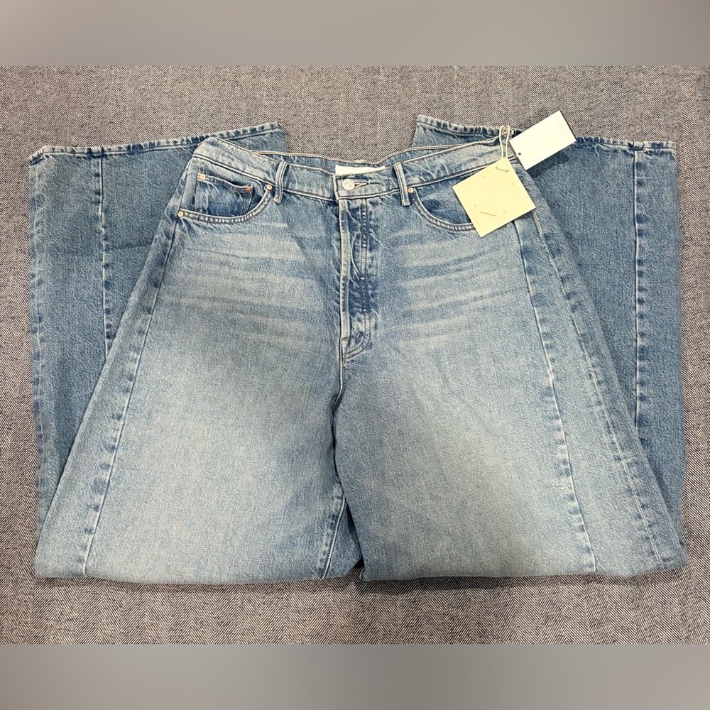 Mother The Pipe Dream Button Sneak High Rise Jeans in Leap At The Chance | 24 - Picture 2 of 14